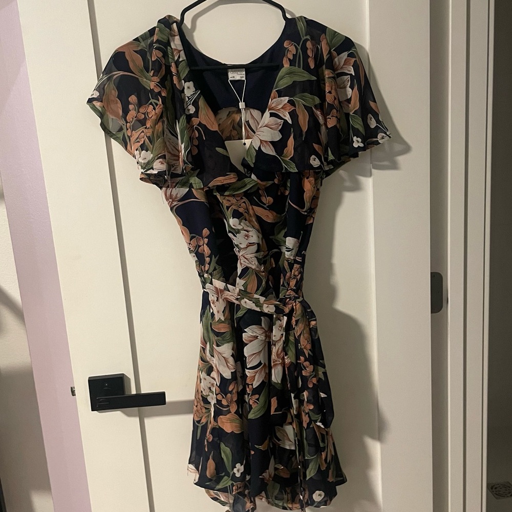 Cute Selfie Leslie Floral Navy Blue Romper, Size Large